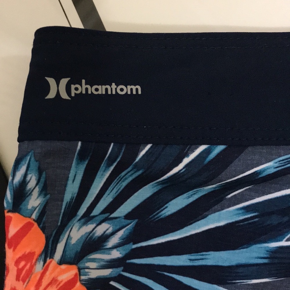Hurley Phantom Tropical Print Board Shorts - Picture 7 of 11